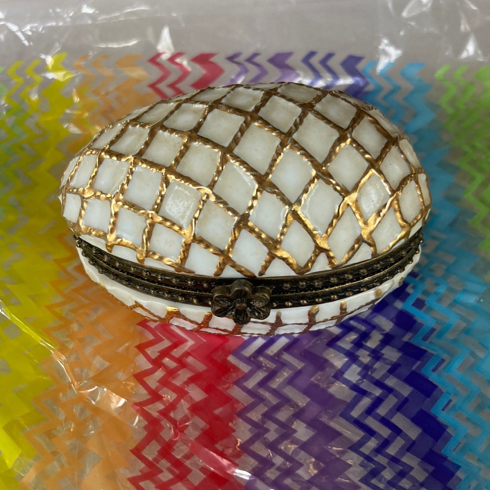 Vintage egg shape trinket ceramic box